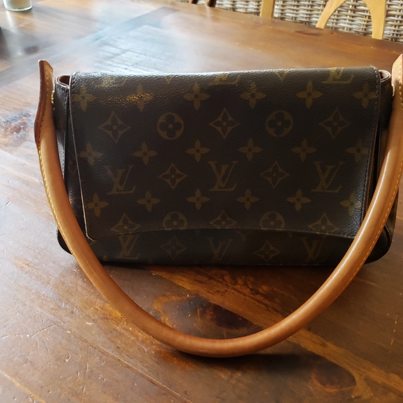 Vintage LV Bag - Picture 2 of 8